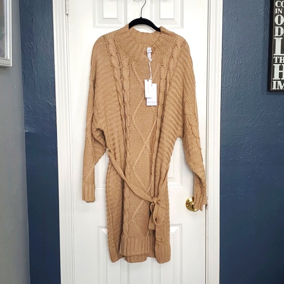 Beautiful leah-cable knit sweater dress - Picture 6 of 6